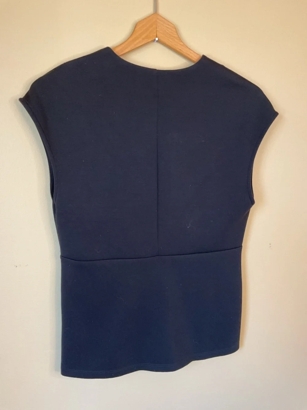 Banana Republic Women's Deep Black V Neck Sleeveless Top Size S